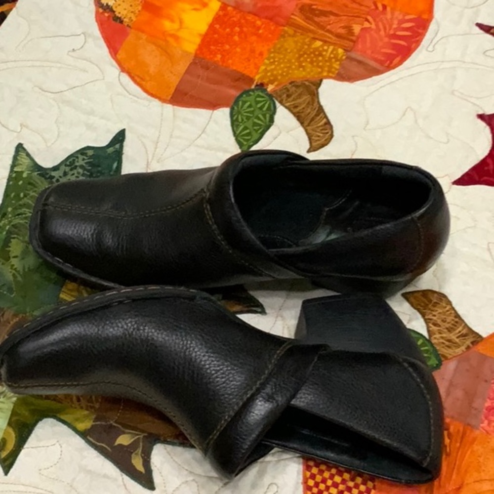 ❣️Born EUC Black shoes